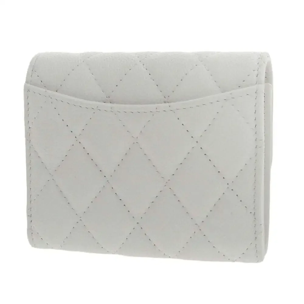 CHANEL White Caviar Leather Logo Wallet